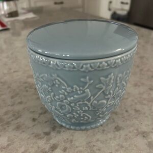 “New”Blue Embossed Ceramic 15 oz Candle with Lid-Silk Peony (Strawberry)